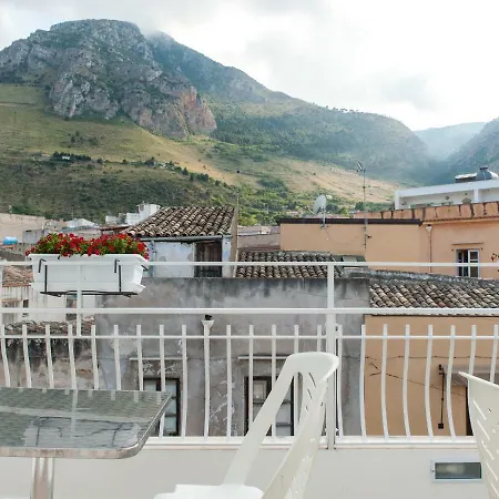 White Oda ve Kahvaltı Castellammare del Golfo